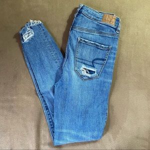 american eagle super stretch distressed skinny jeans